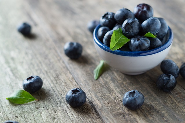 10 Best Berries Rich in Nutrients and Protein